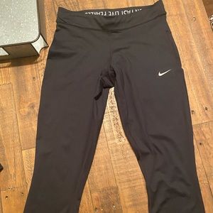 Nike Dri-fit cropped running pants